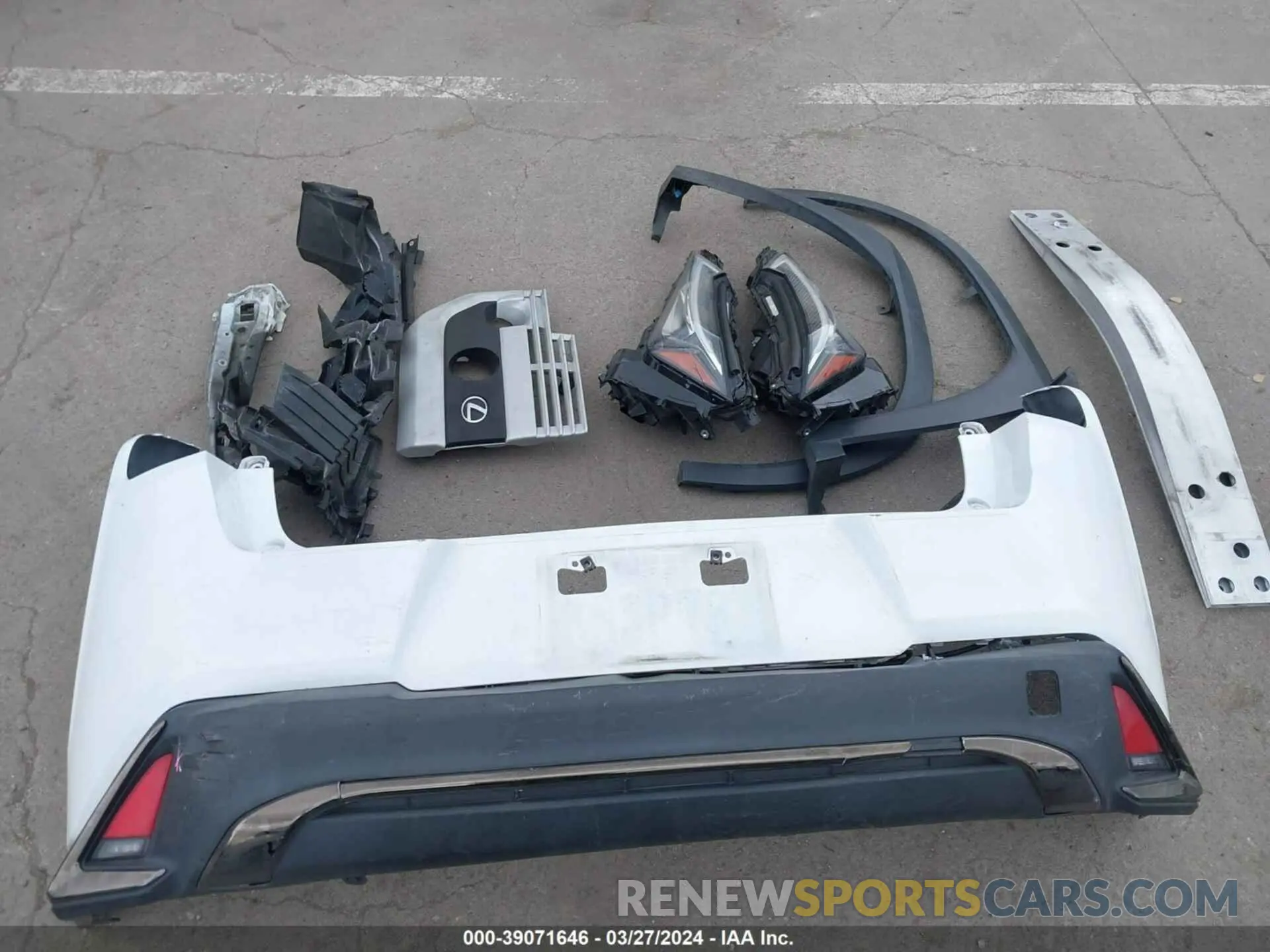 12 fotografías del automóvil dañado JTHY3JBH2K2020260 LEXUS UX 200 2019