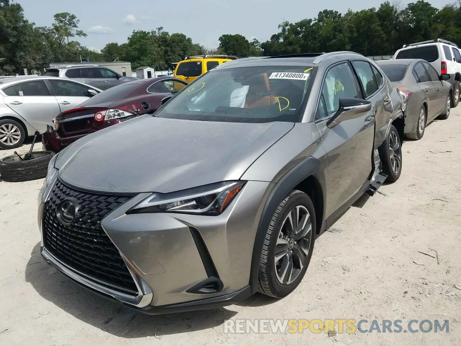 2 fotografías del automóvil dañado JTHY3JBH3K2002589 LEXUS UX 200 2019