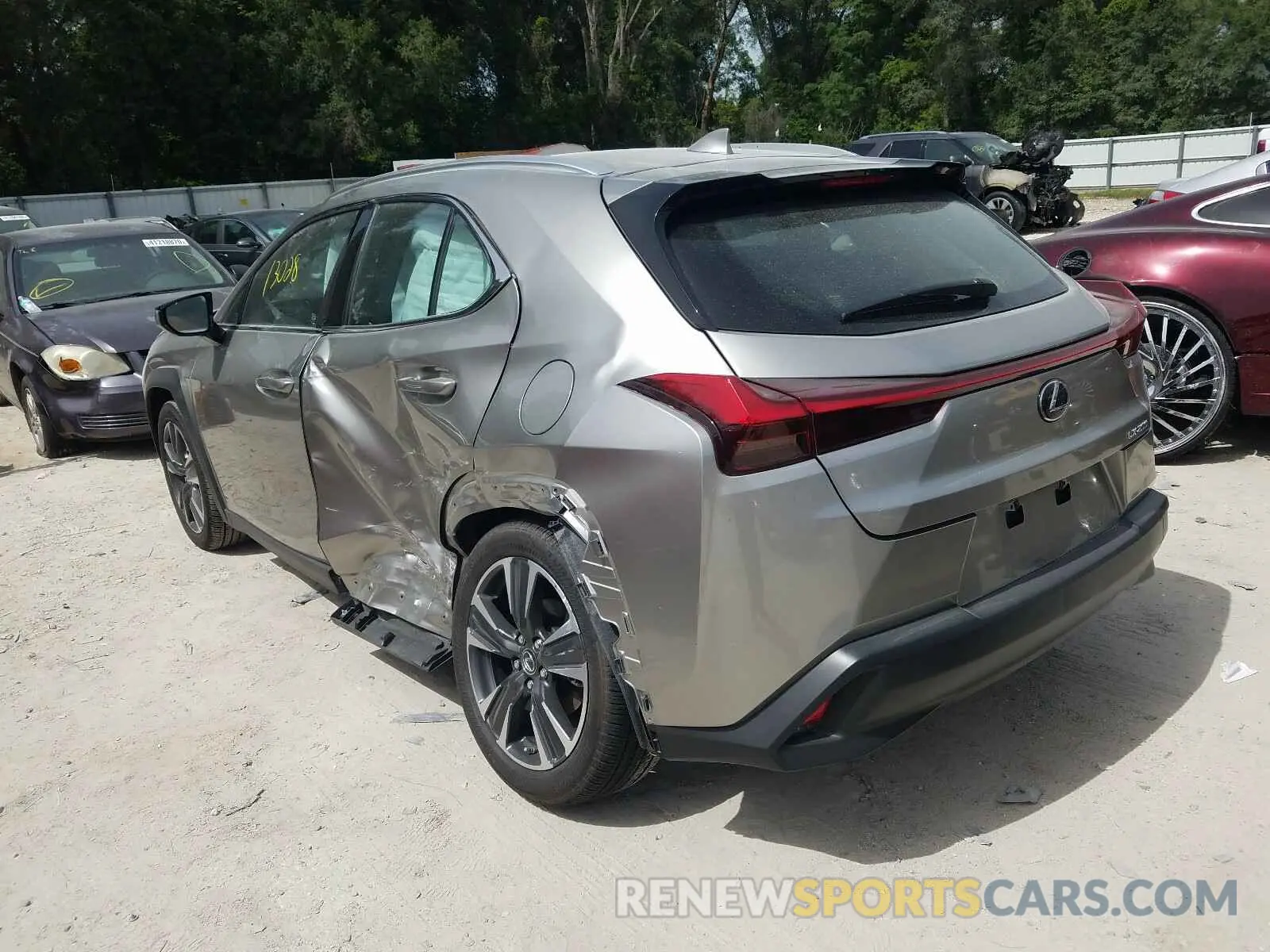 3 fotografías del automóvil dañado JTHY3JBH3K2002589 LEXUS UX 200 2019