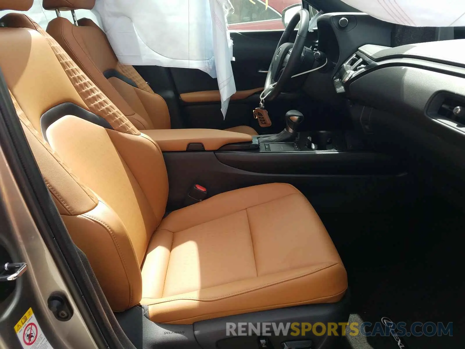 5 fotografías del automóvil dañado JTHY3JBH3K2002589 LEXUS UX 200 2019