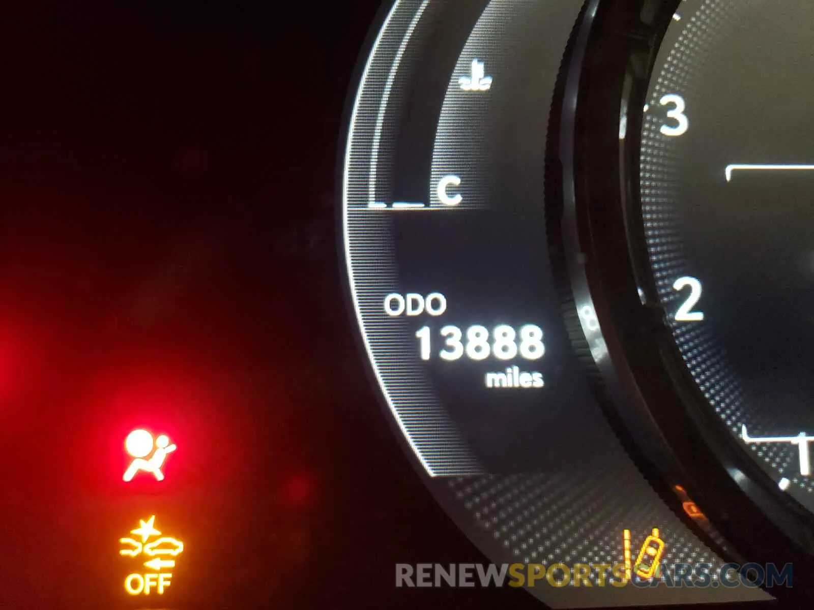 8 fotografías del automóvil dañado JTHY3JBH3K2002723 LEXUS UX 200 2019