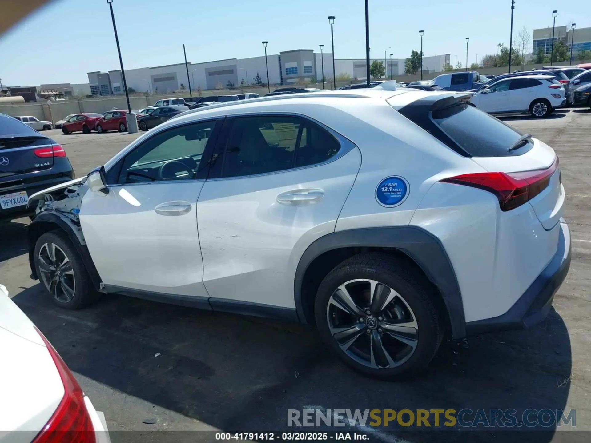 15 fotografías del automóvil dañado JTHY3JBH3K2002849 LEXUS UX 200 2019