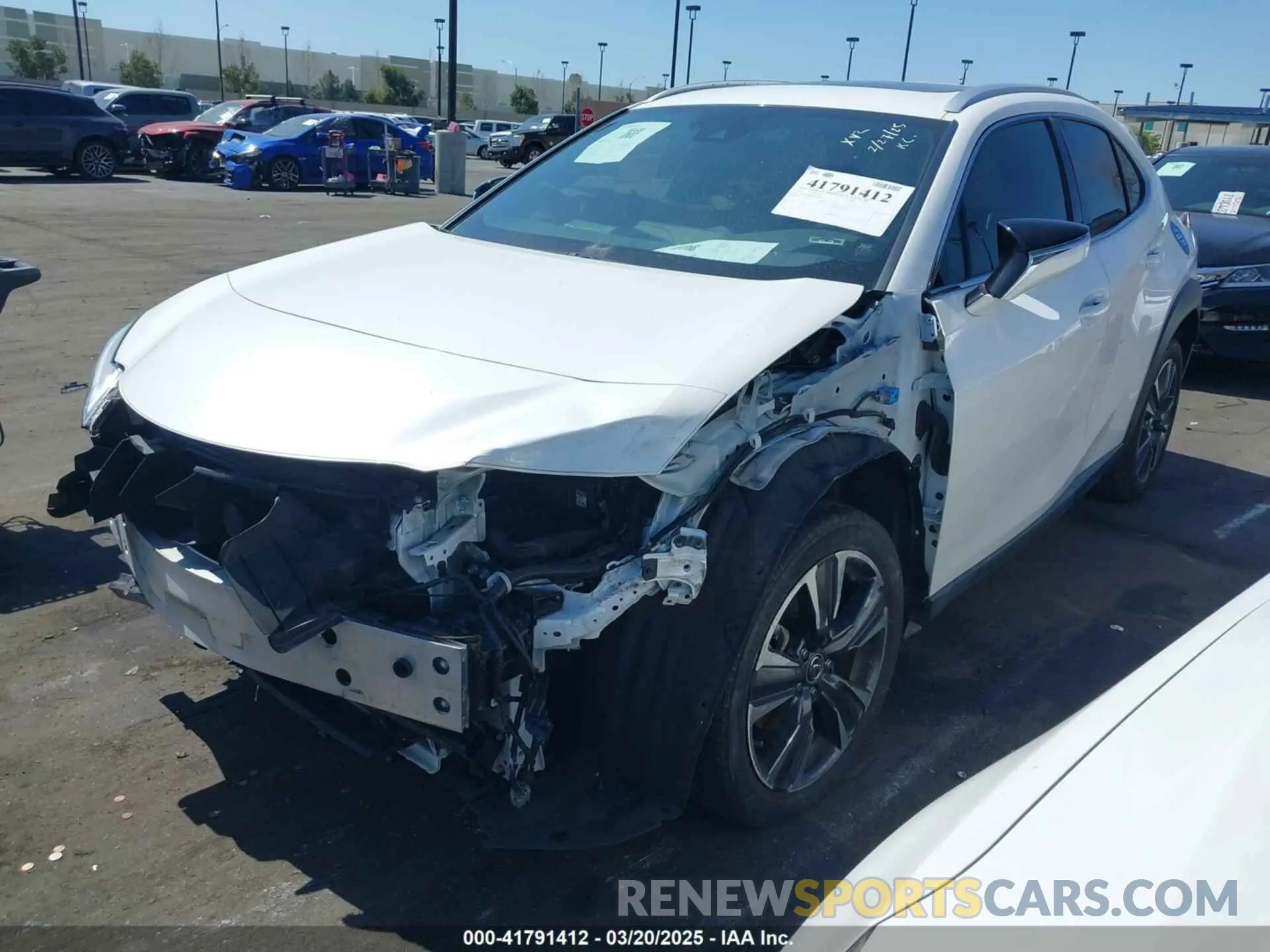 2 fotografías del automóvil dañado JTHY3JBH3K2002849 LEXUS UX 200 2019