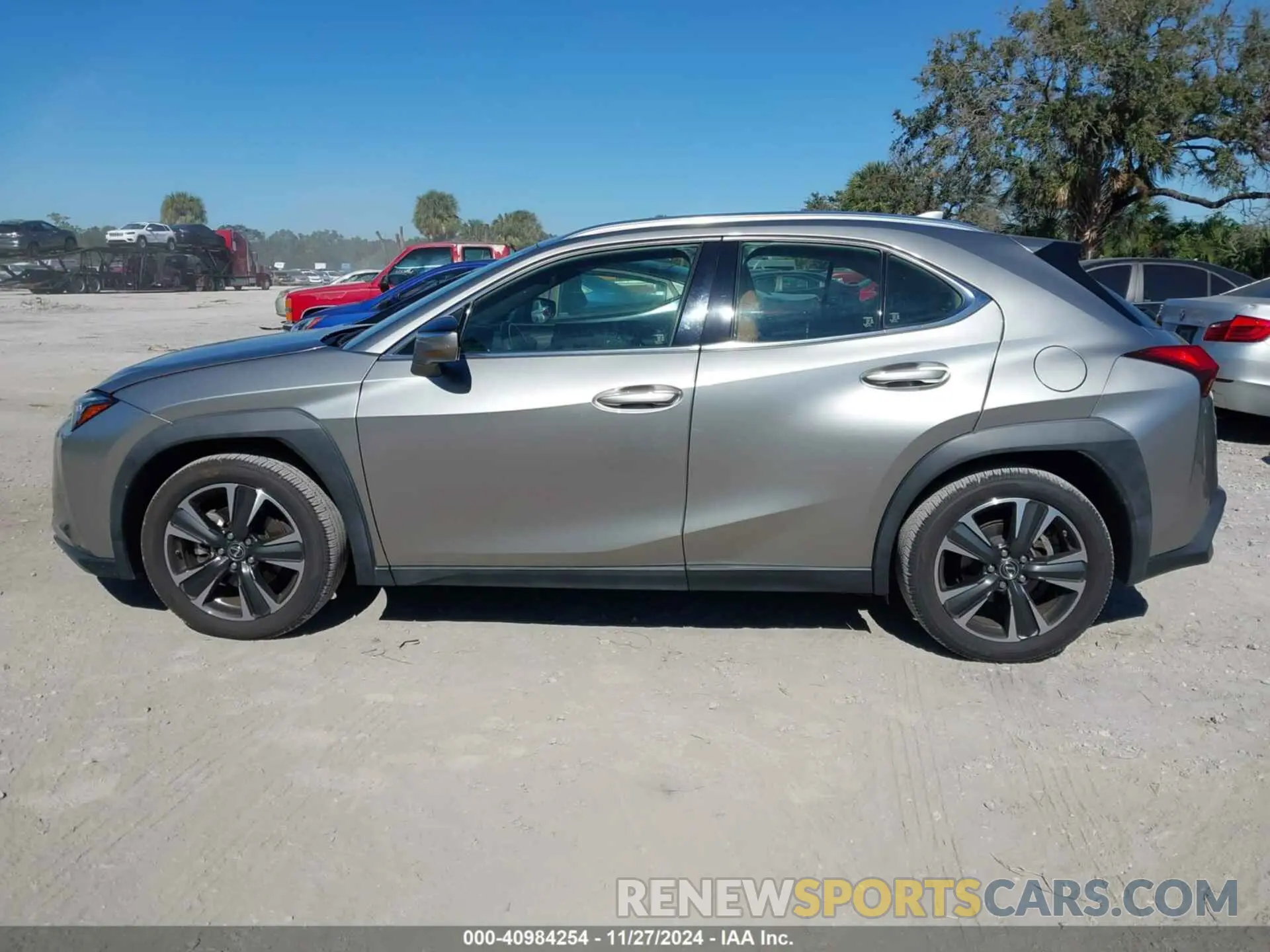 14 fotografías del automóvil dañado JTHY3JBH3K2003256 LEXUS UX 200 2019