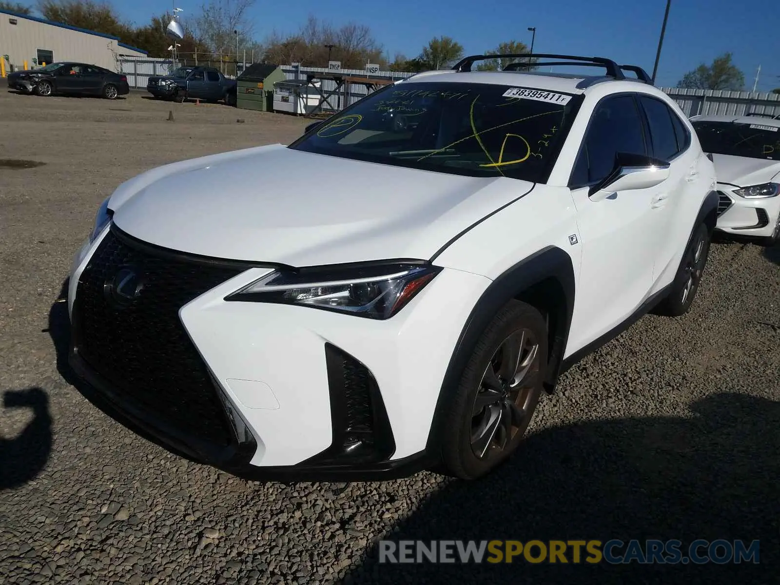 2 fotografías del automóvil dañado JTHY3JBH3K2004438 LEXUS UX 200 2019