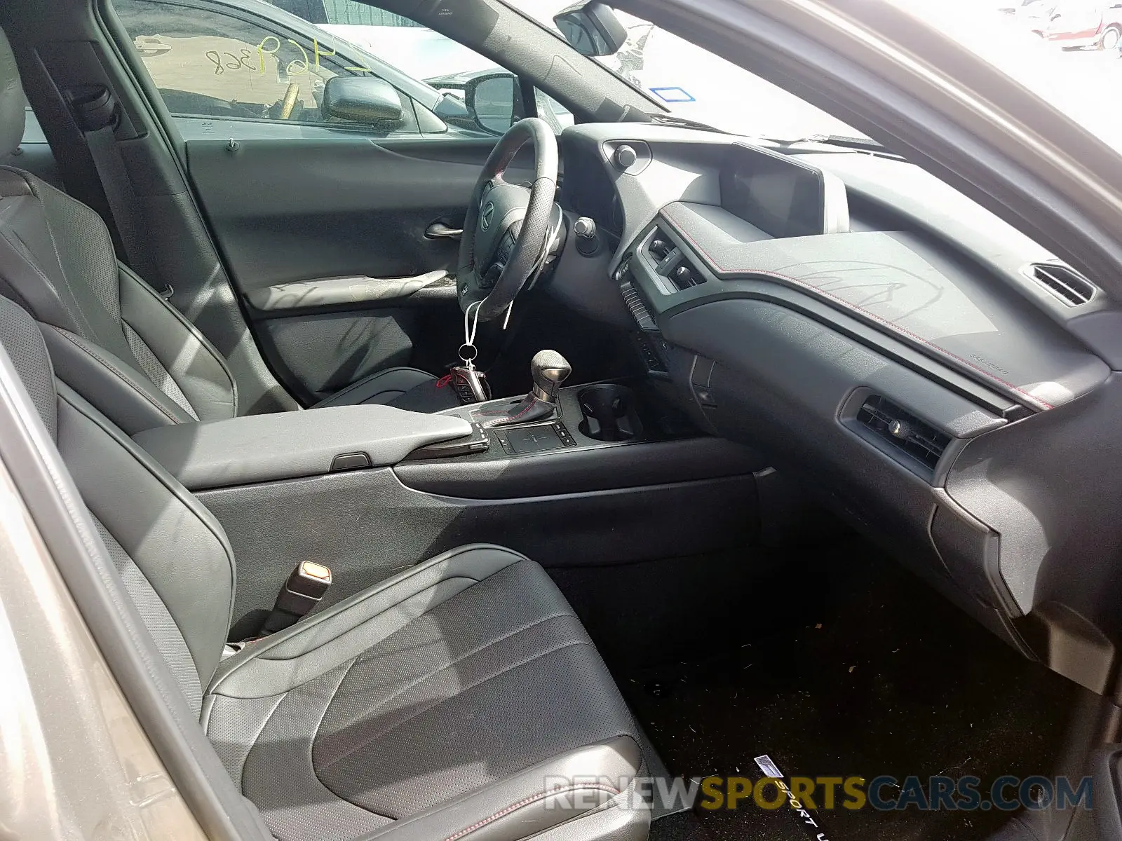 5 fotografías del automóvil dañado JTHY3JBH3K2008117 LEXUS UX 200 2019
