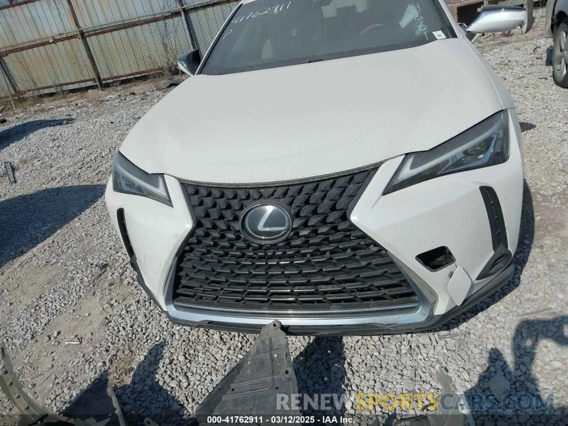12 fotografías del automóvil dañado JTHY3JBH4K2014881 LEXUS UX 200 2019