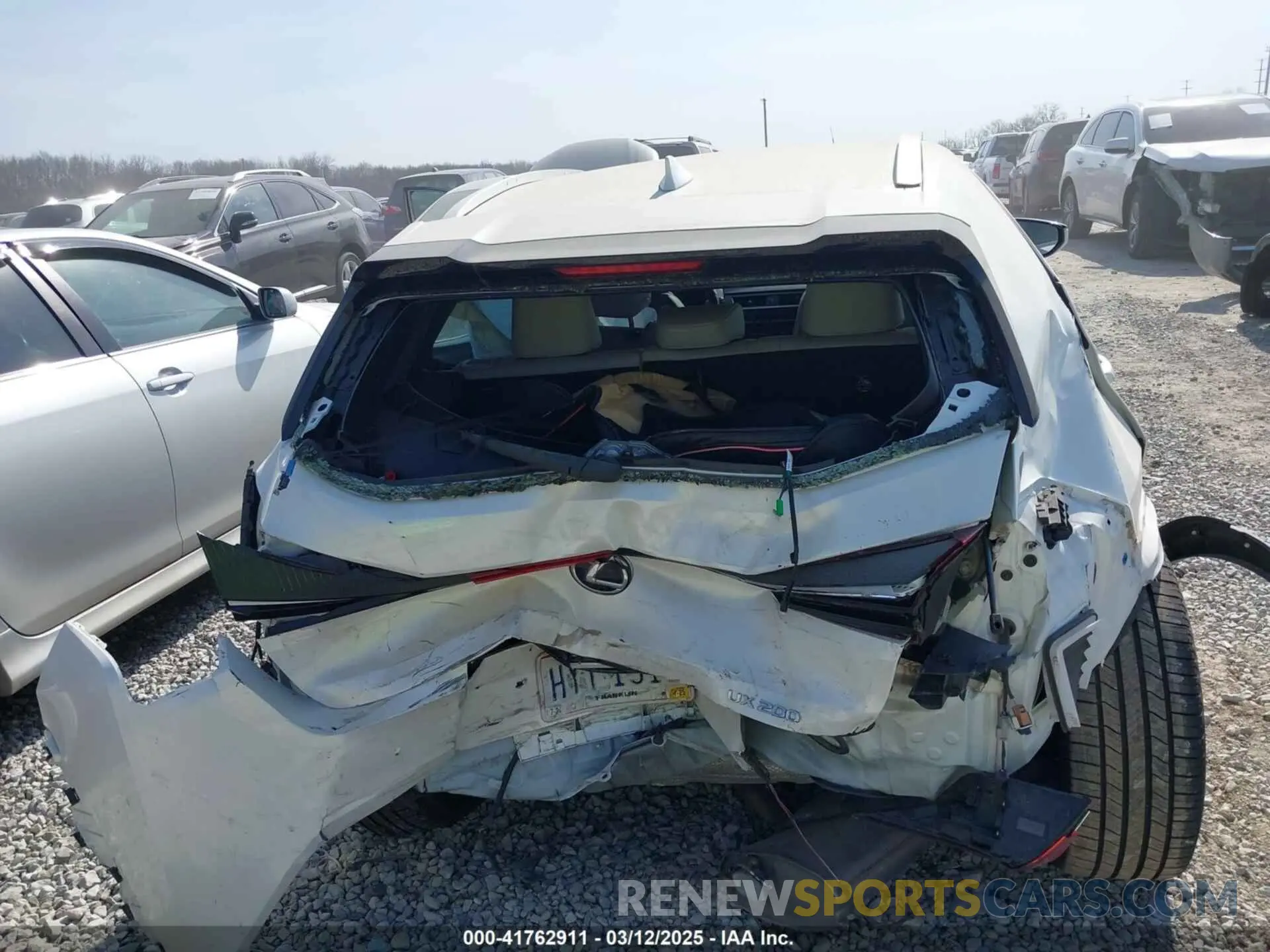 16 fotografías del automóvil dañado JTHY3JBH4K2014881 LEXUS UX 200 2019