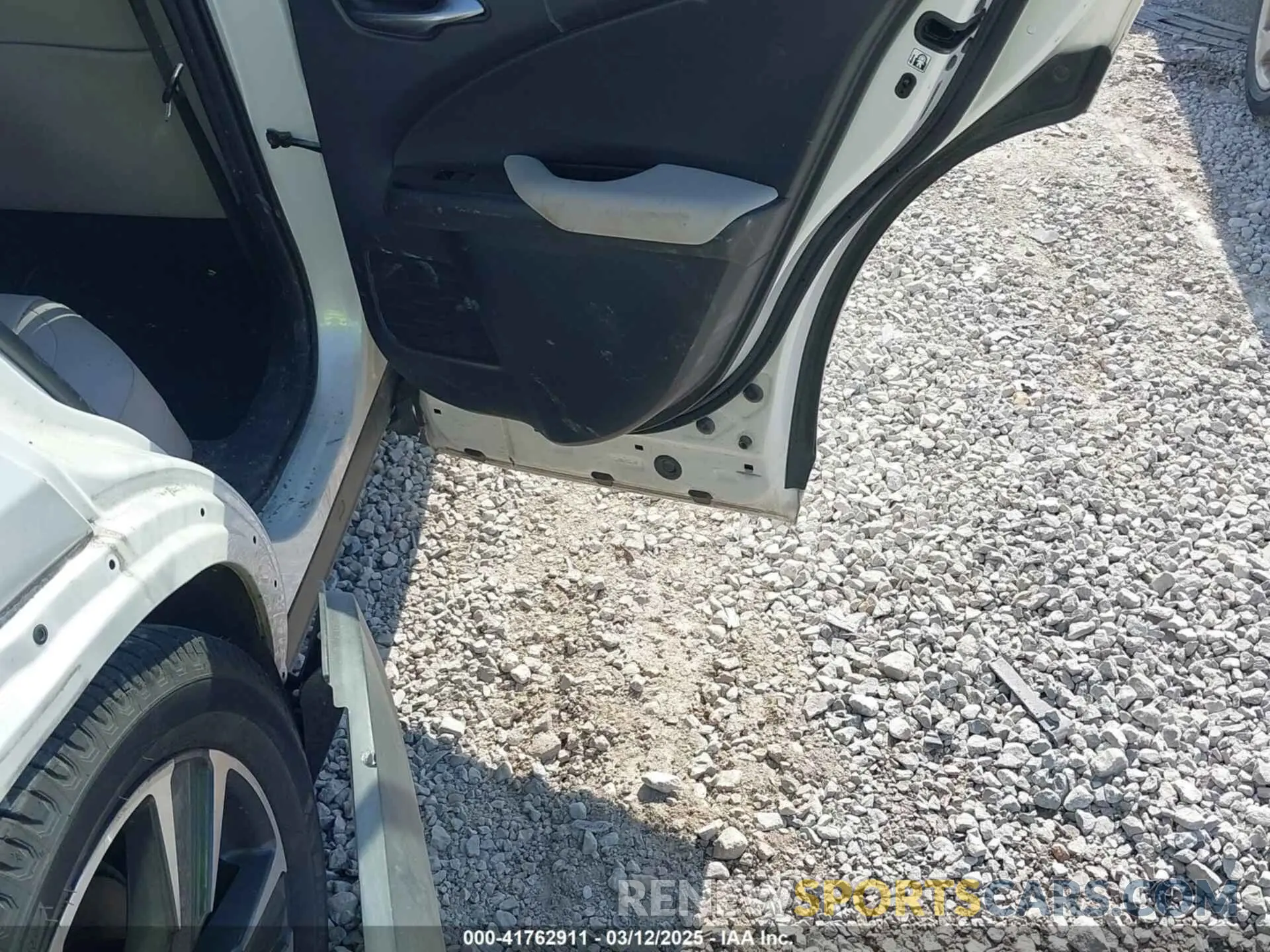 8 fotografías del automóvil dañado JTHY3JBH4K2014881 LEXUS UX 200 2019