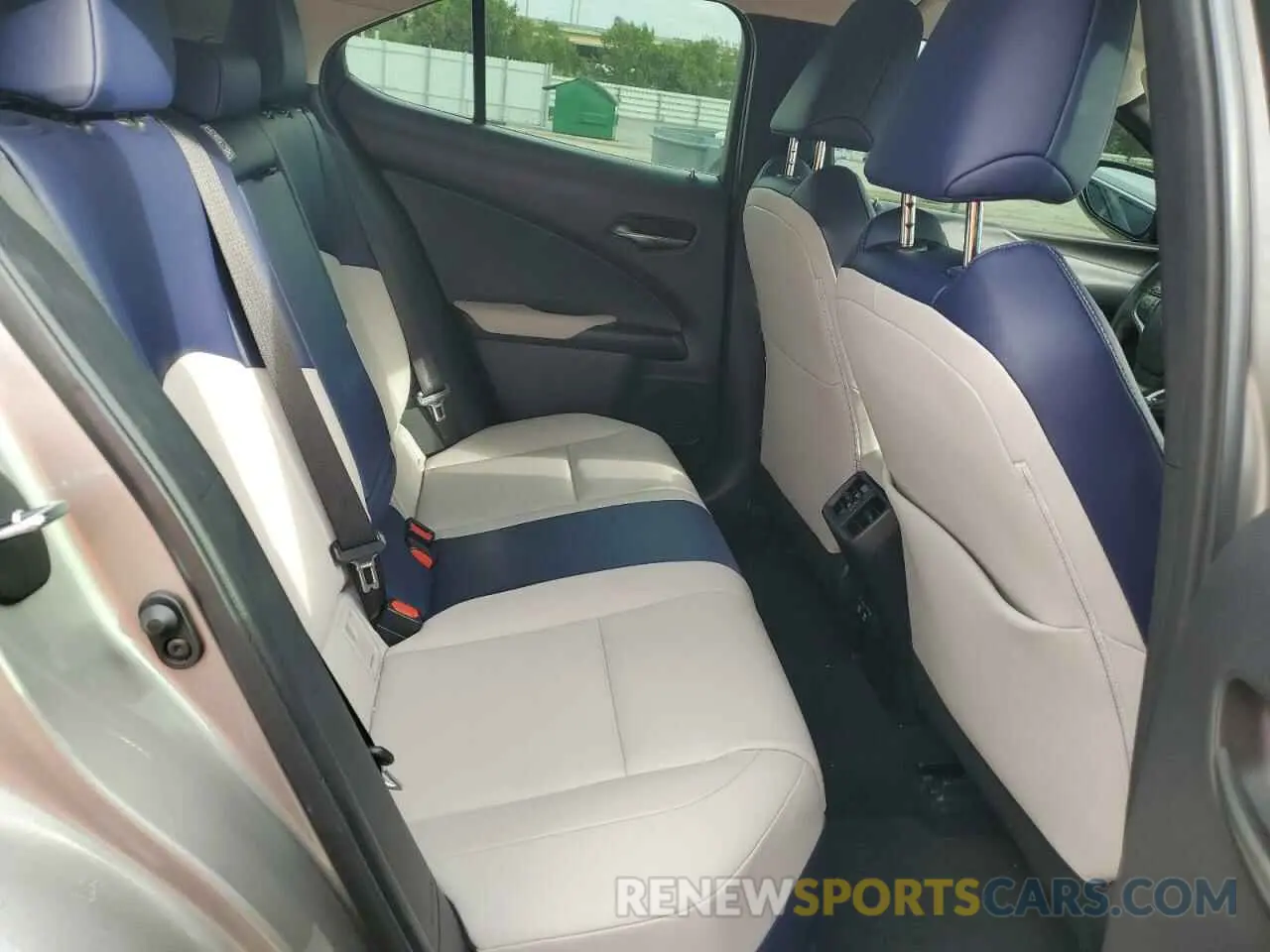 11 fotografías del automóvil dañado JTHY3JBH4K2020373 LEXUS UX 200 2019