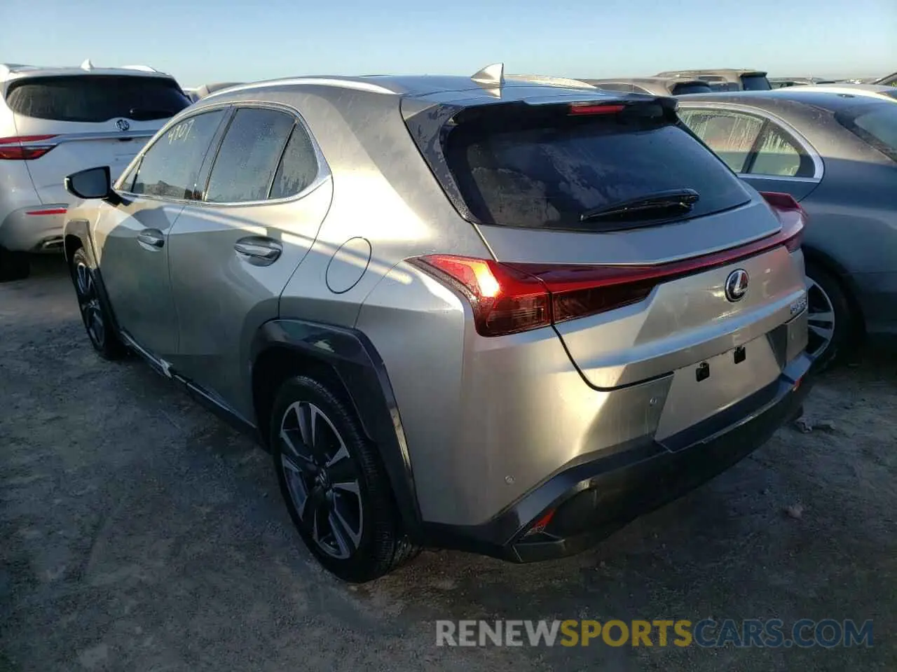 3 fotografías del automóvil dañado JTHY3JBH4K2020678 LEXUS UX 200 2019