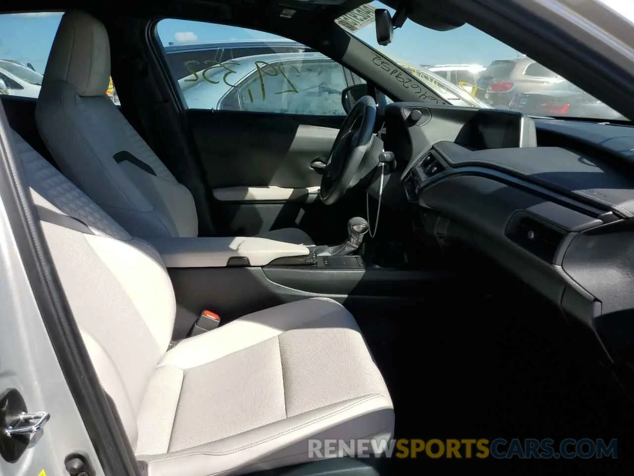 5 fotografías del automóvil dañado JTHY3JBH5K2002898 LEXUS UX 200 2019