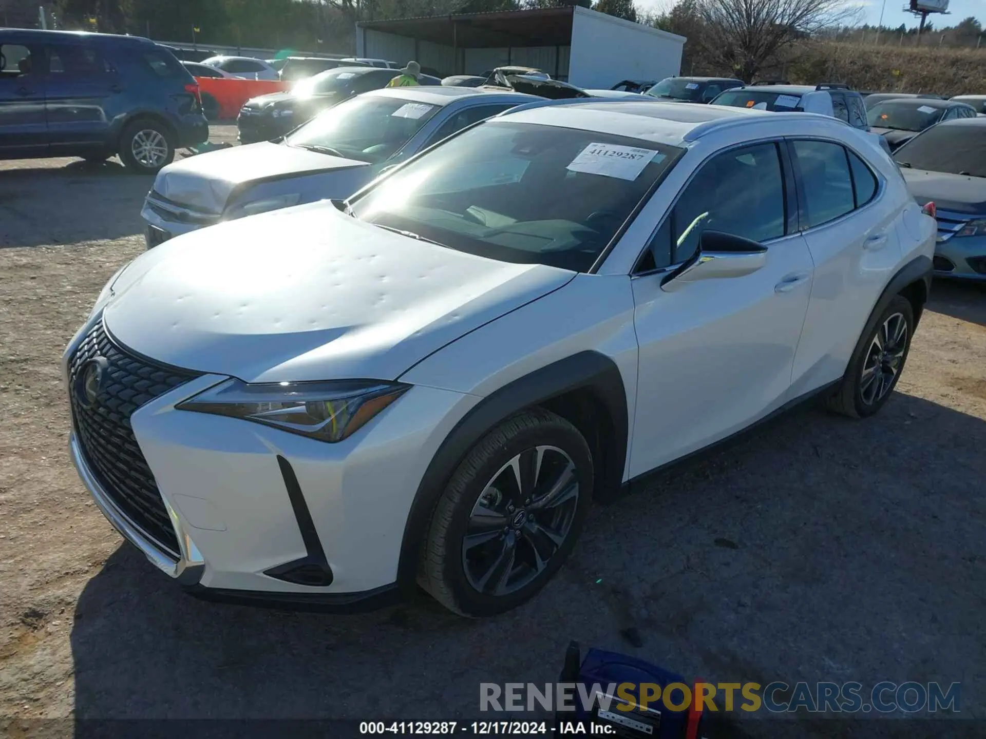 2 fotografías del automóvil dañado JTHY3JBH5K2006725 LEXUS UX 200 2019