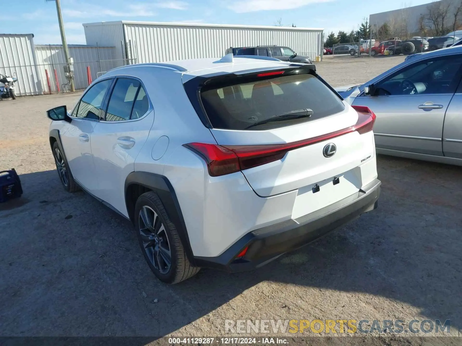 3 fotografías del automóvil dañado JTHY3JBH5K2006725 LEXUS UX 200 2019