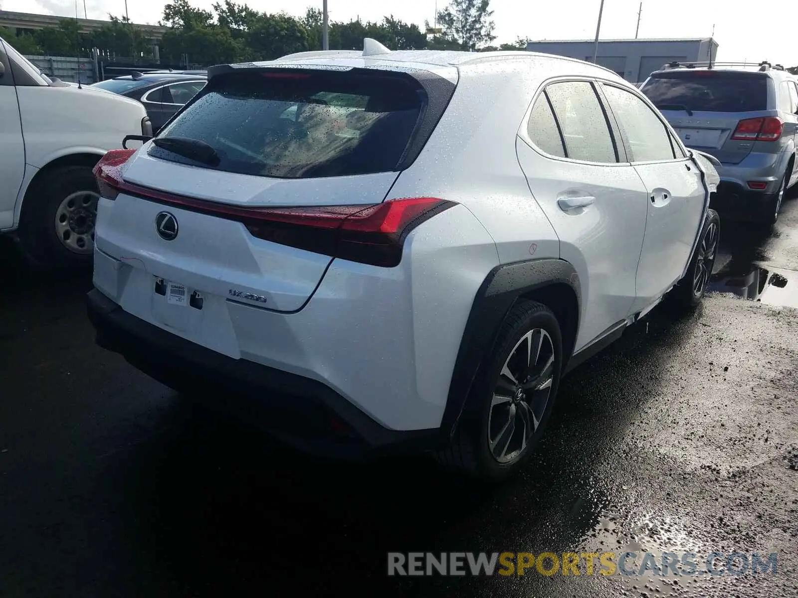4 fotografías del automóvil dañado JTHY3JBH5K2007504 LEXUS UX 200 2019