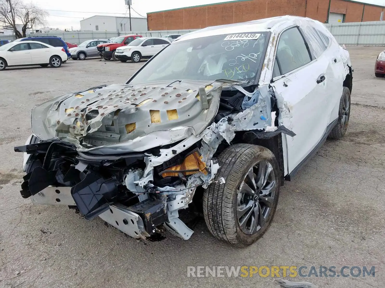 2 fotografías del automóvil dañado JTHY3JBH5K2010287 LEXUS UX 200 2019