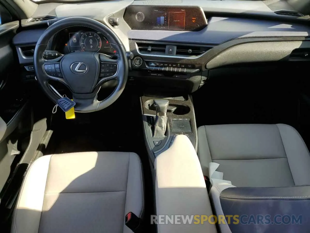 8 fotografías del automóvil dañado JTHY3JBH5K2014971 LEXUS UX 200 2019