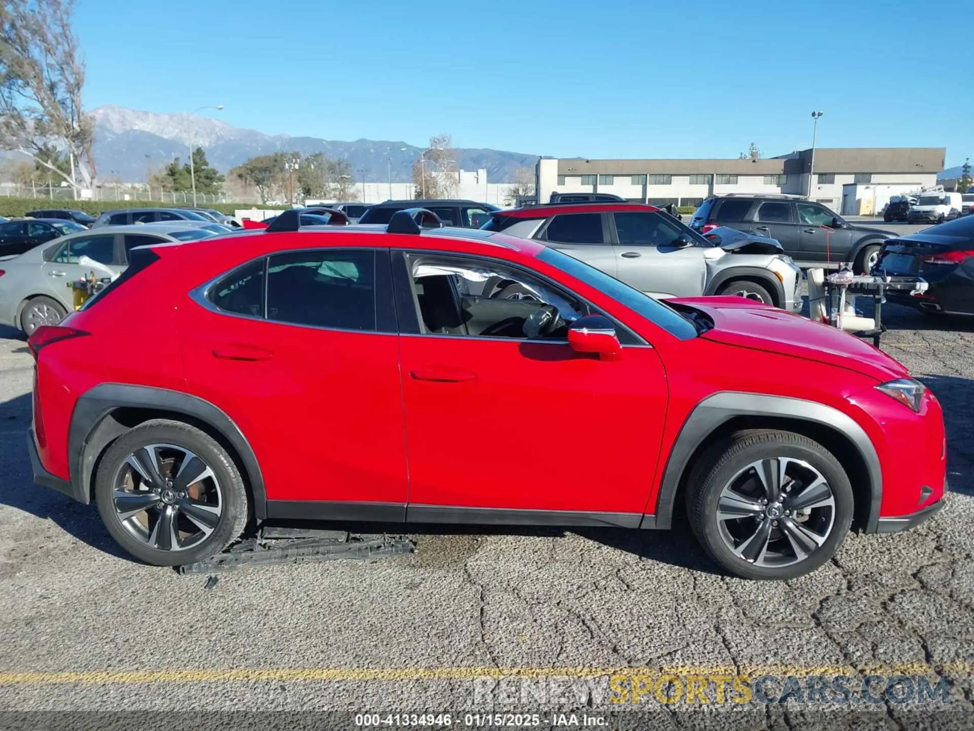 13 fotografías del automóvil dañado JTHY3JBH6K2000559 LEXUS UX 200 2019