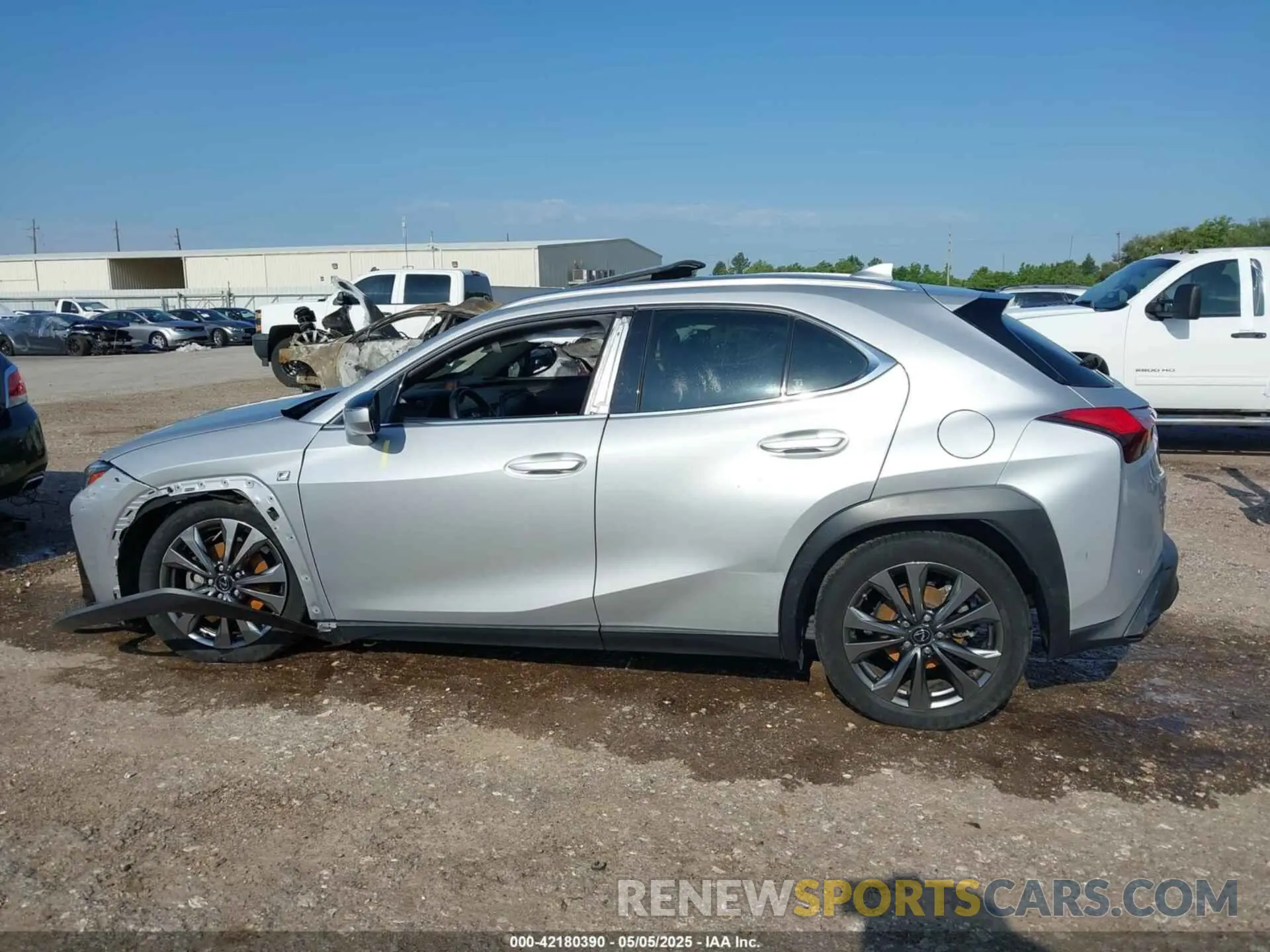 13 fotografías del automóvil dañado JTHY3JBH6K2013523 LEXUS UX 200 2019