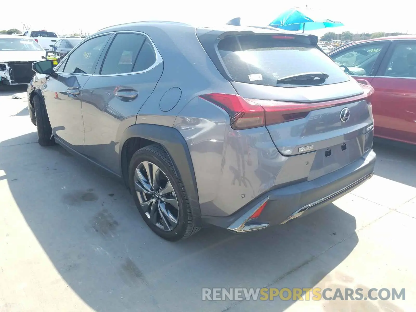 3 fotografías del automóvil dañado JTHY3JBH7K2002224 LEXUS UX 200 2019