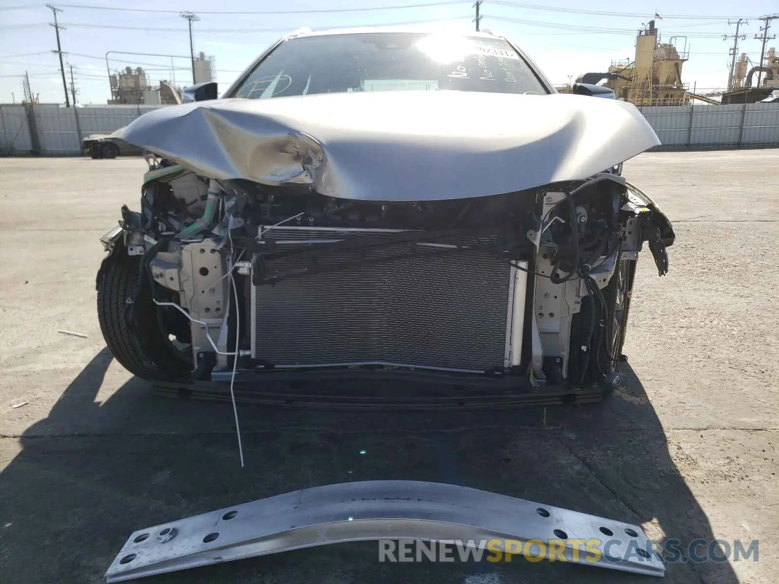 9 fotografías del automóvil dañado JTHY3JBH7K2007794 LEXUS UX 200 2019