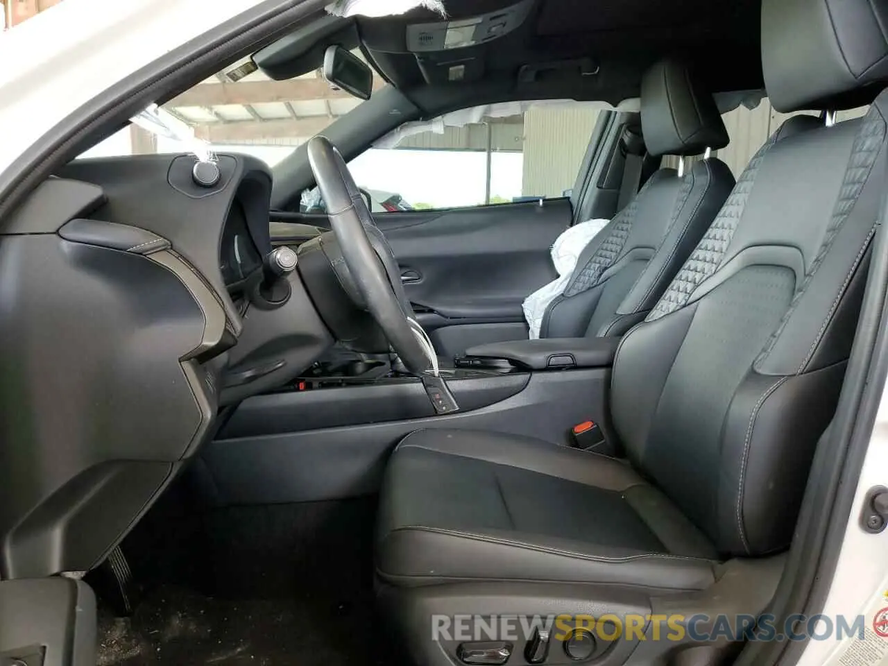 5 fotografías del automóvil dañado JTHY3JBH7K2017158 LEXUS UX 200 2019
