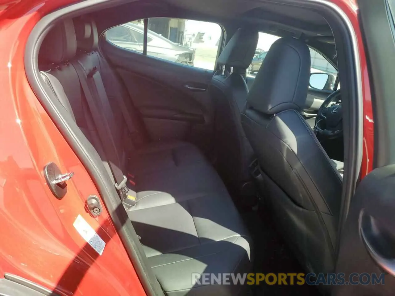 11 fotografías del automóvil dañado JTHY3JBH7K2019167 LEXUS UX 200 2019