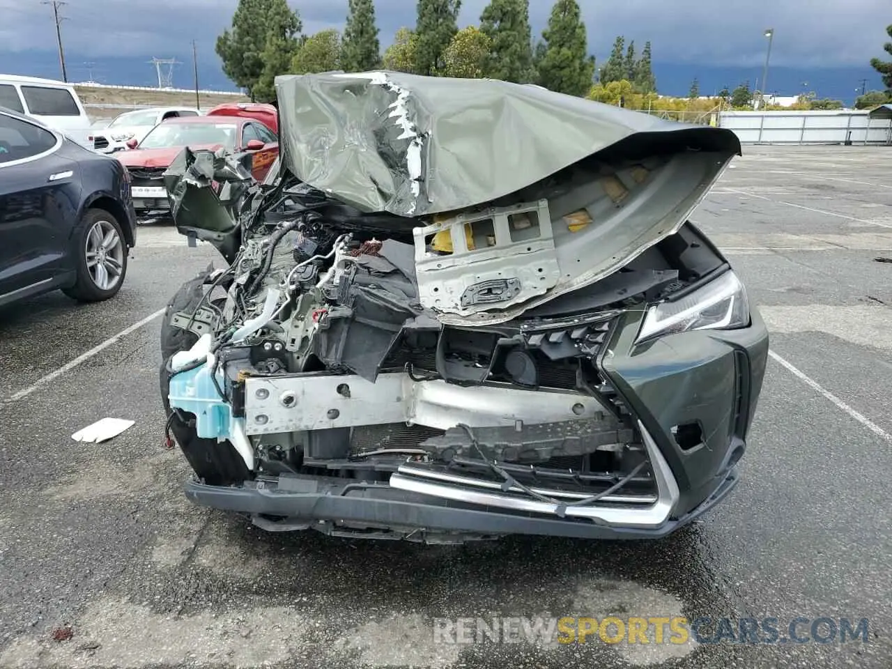 5 fotografías del automóvil dañado JTHY3JBH8K2001096 LEXUS UX 200 2019