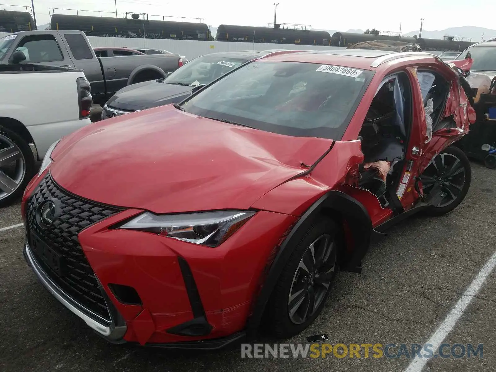2 fotografías del automóvil dañado JTHY3JBH8K2001678 LEXUS UX 200 2019