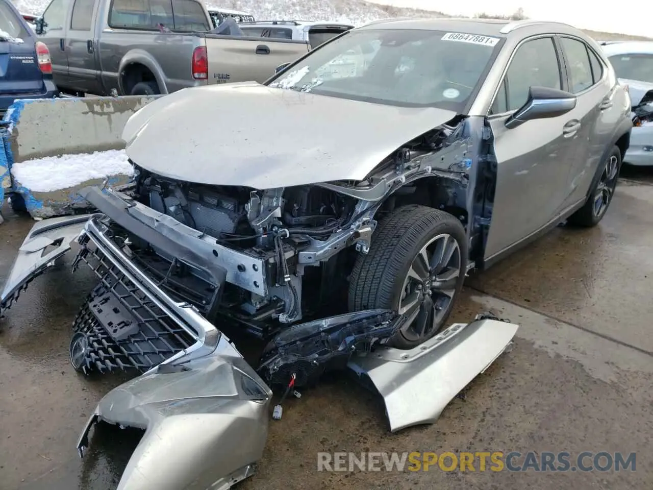 2 fotografías del automóvil dañado JTHY3JBH8K2003821 LEXUS UX 200 2019
