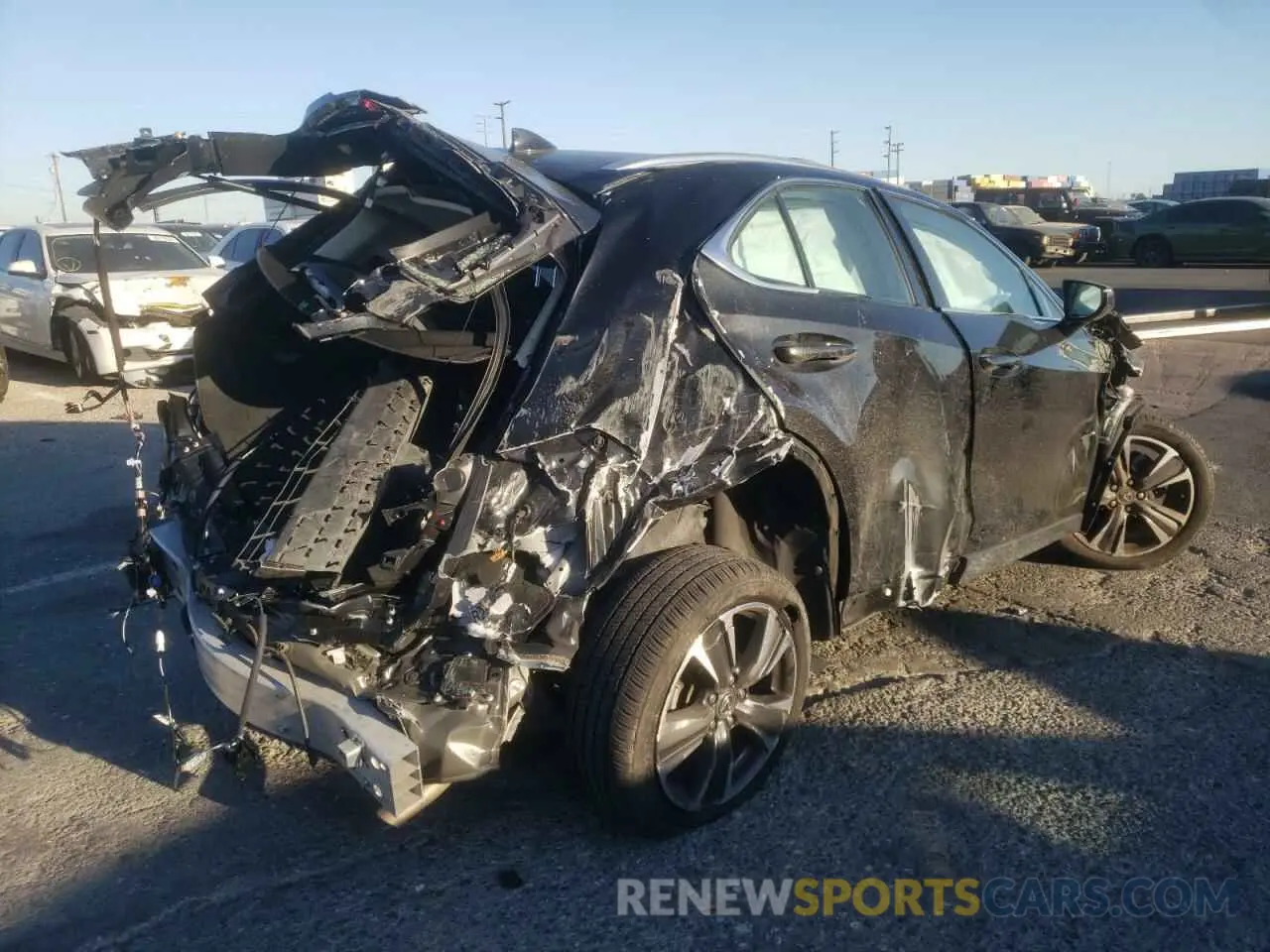4 fotografías del automóvil dañado JTHY3JBH8K2006492 LEXUS UX 200 2019