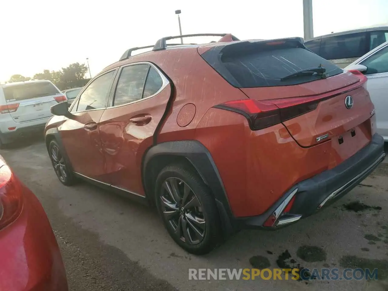 2 fotografías del automóvil dañado JTHY3JBH8K2006508 LEXUS UX 200 2019