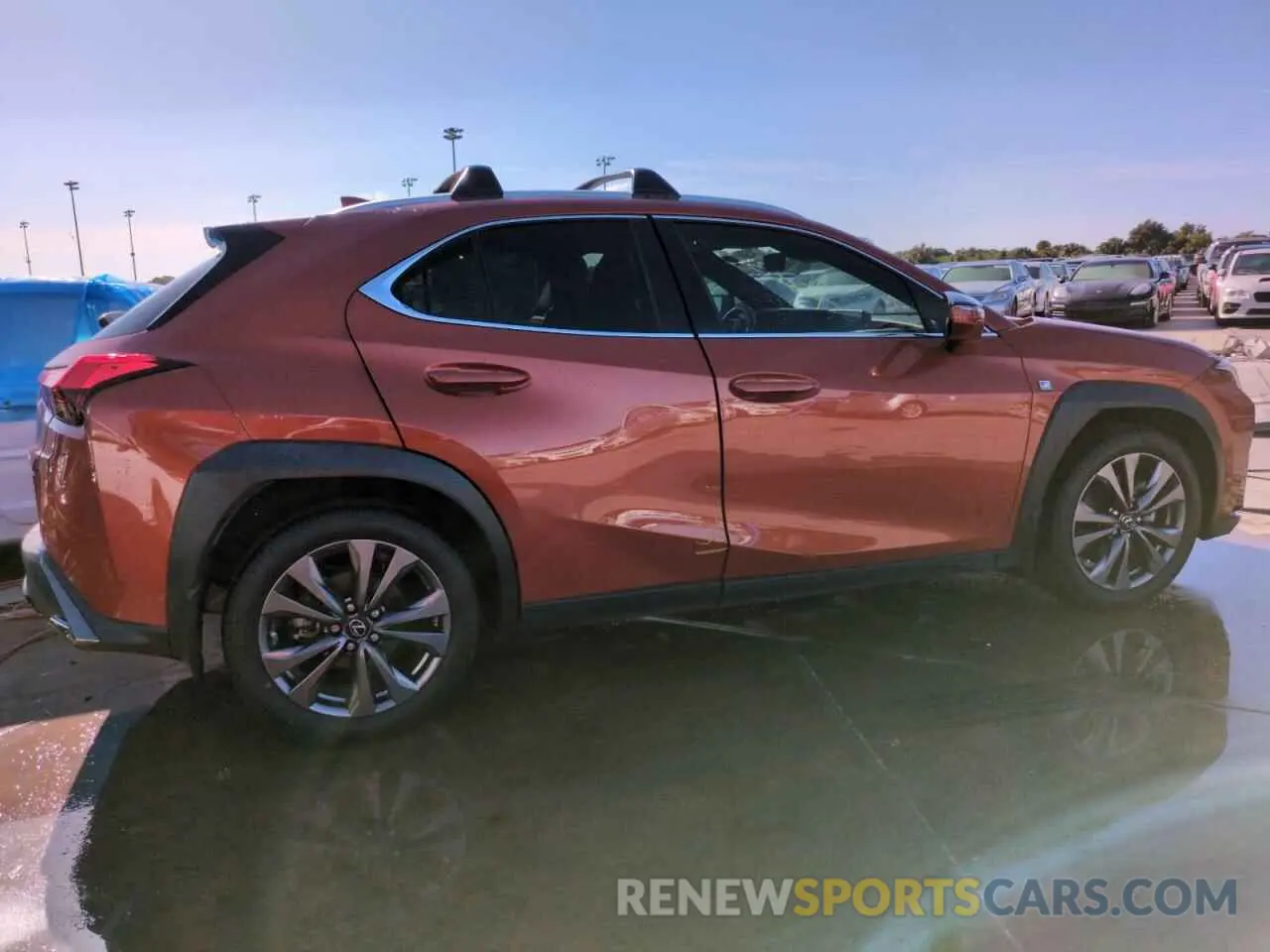 3 fotografías del automóvil dañado JTHY3JBH8K2006508 LEXUS UX 200 2019