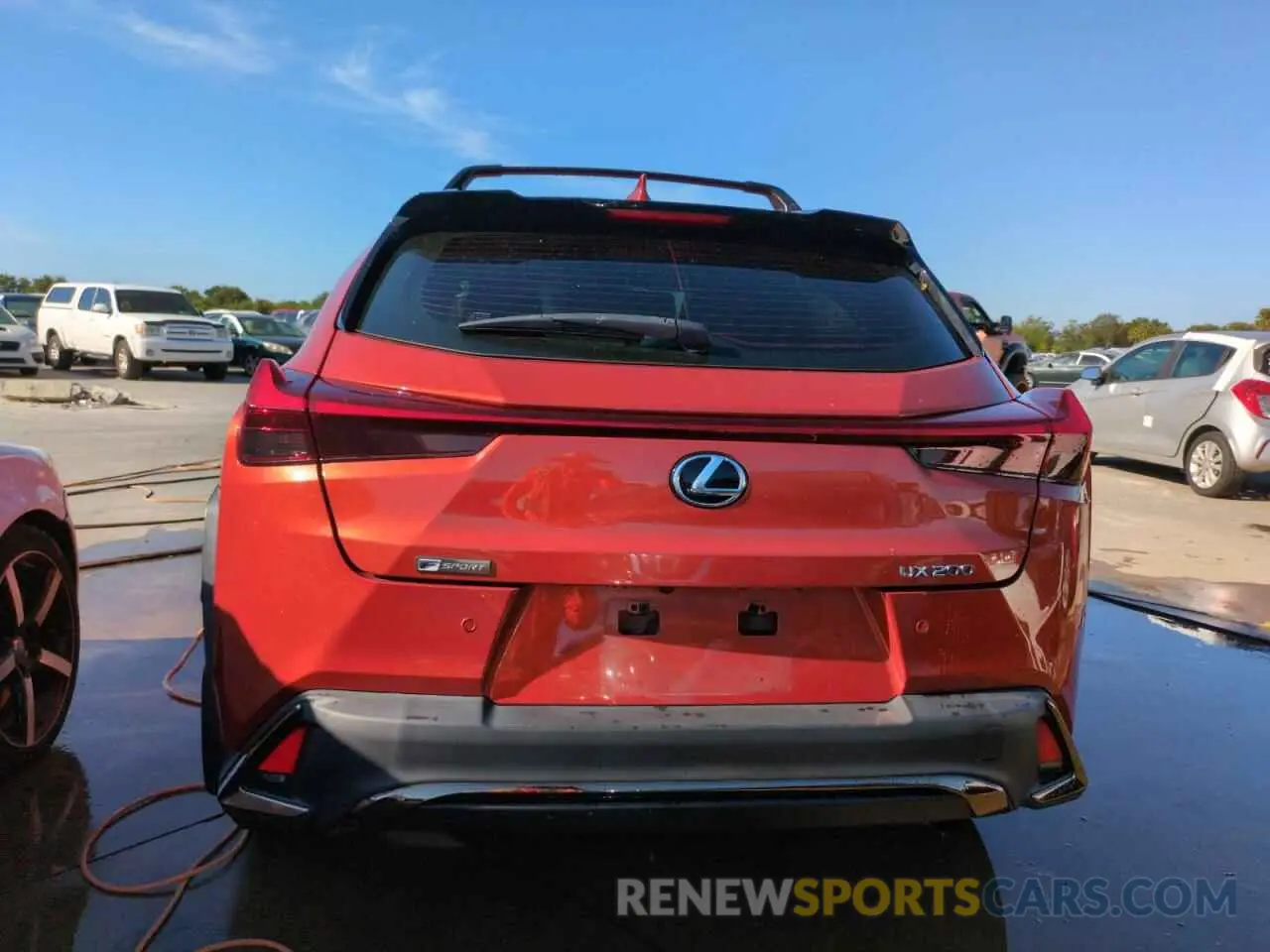 6 fotografías del automóvil dañado JTHY3JBH8K2006508 LEXUS UX 200 2019