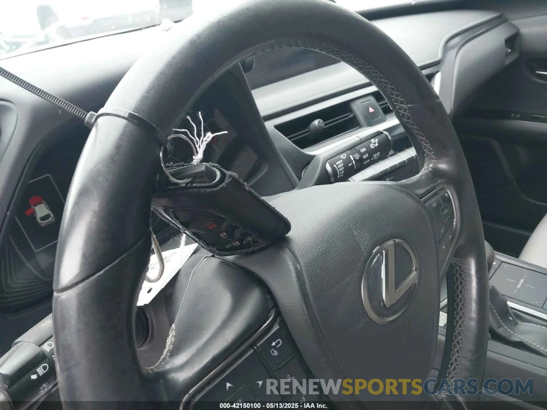 11 fotografías del automóvil dañado JTHY3JBH8K2014561 LEXUS UX 200 2019