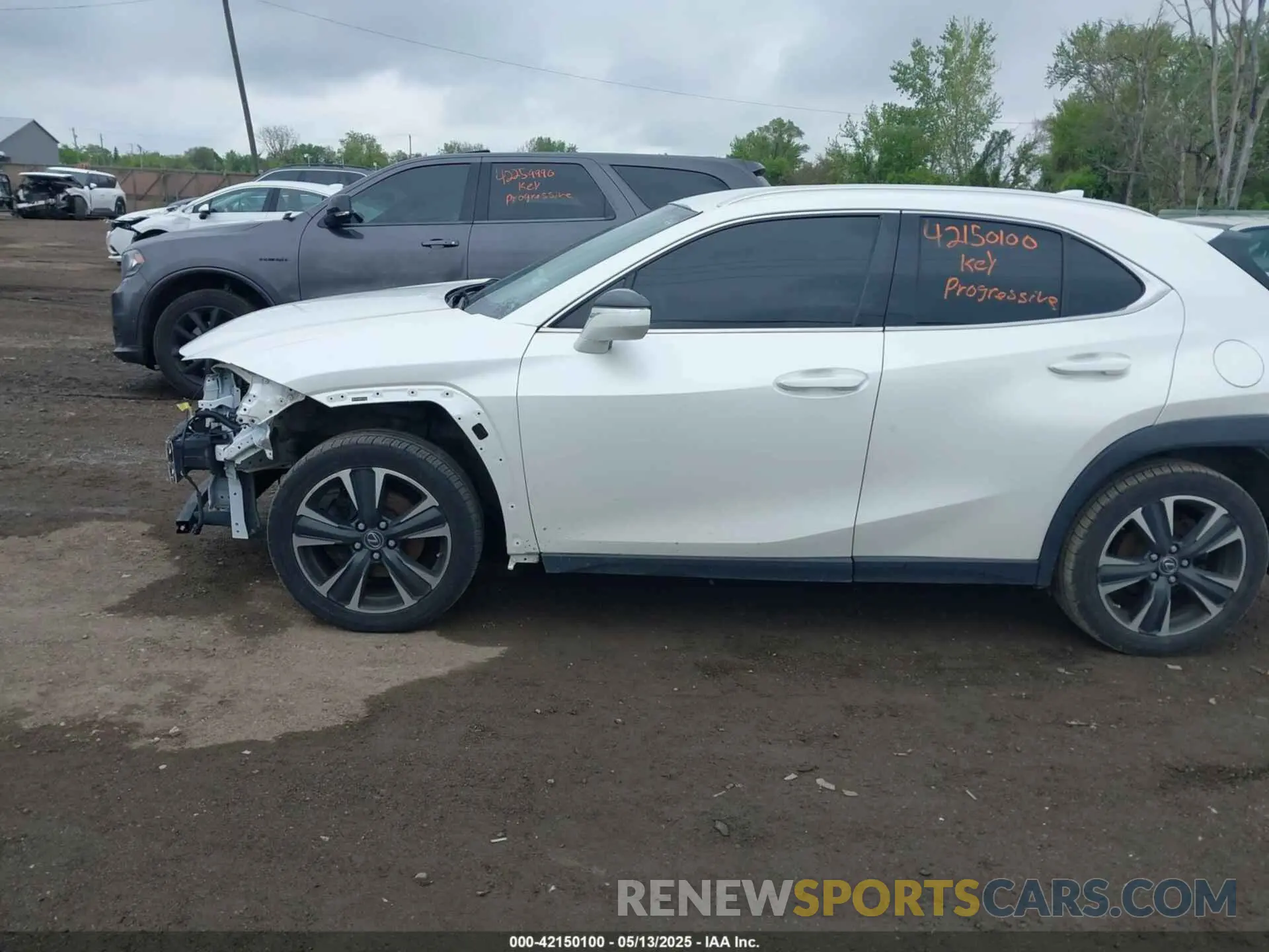 14 fotografías del automóvil dañado JTHY3JBH8K2014561 LEXUS UX 200 2019