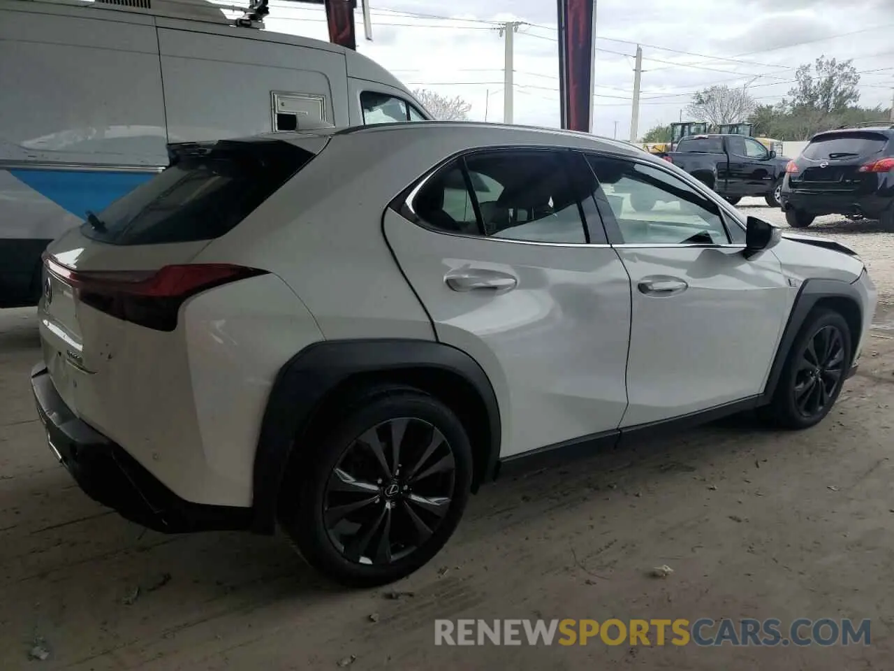 3 fotografías del automóvil dañado JTHY3JBH9K2004508 LEXUS UX 200 2019