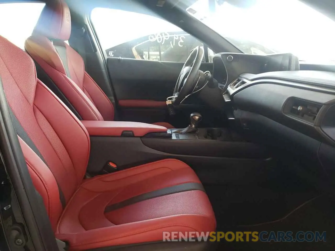 5 fotografías del automóvil dañado JTHY3JBH9K2004976 LEXUS UX 200 2019