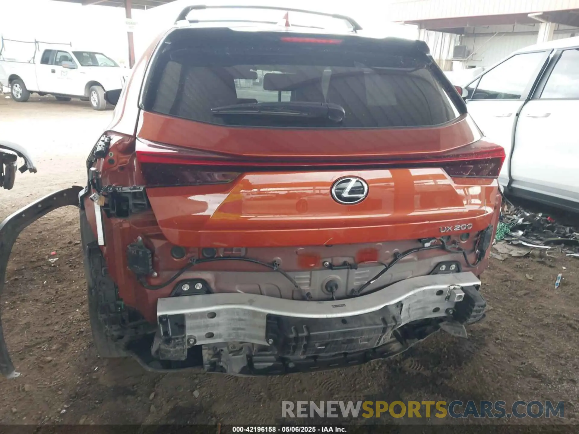 6 fotografías del automóvil dañado JTHY3JBH9K2005464 LEXUS UX 200 2019