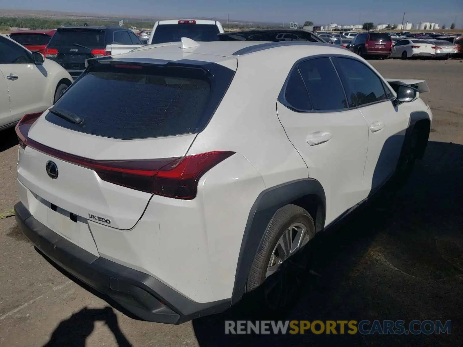 4 fotografías del automóvil dañado JTHY3JBH9K2006646 LEXUS UX 200 2019