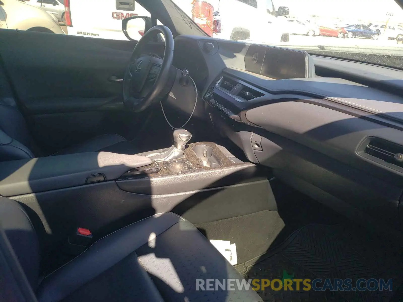 5 fotografías del automóvil dañado JTHY3JBH9K2006646 LEXUS UX 200 2019