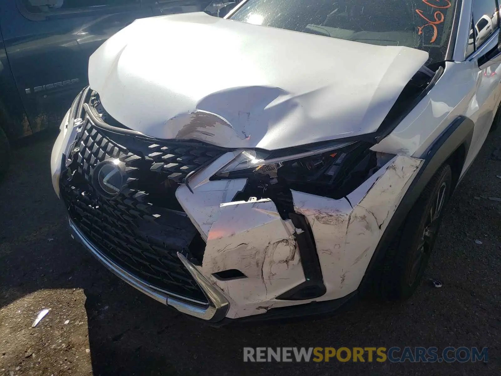 9 fotografías del automóvil dañado JTHY3JBH9K2006646 LEXUS UX 200 2019