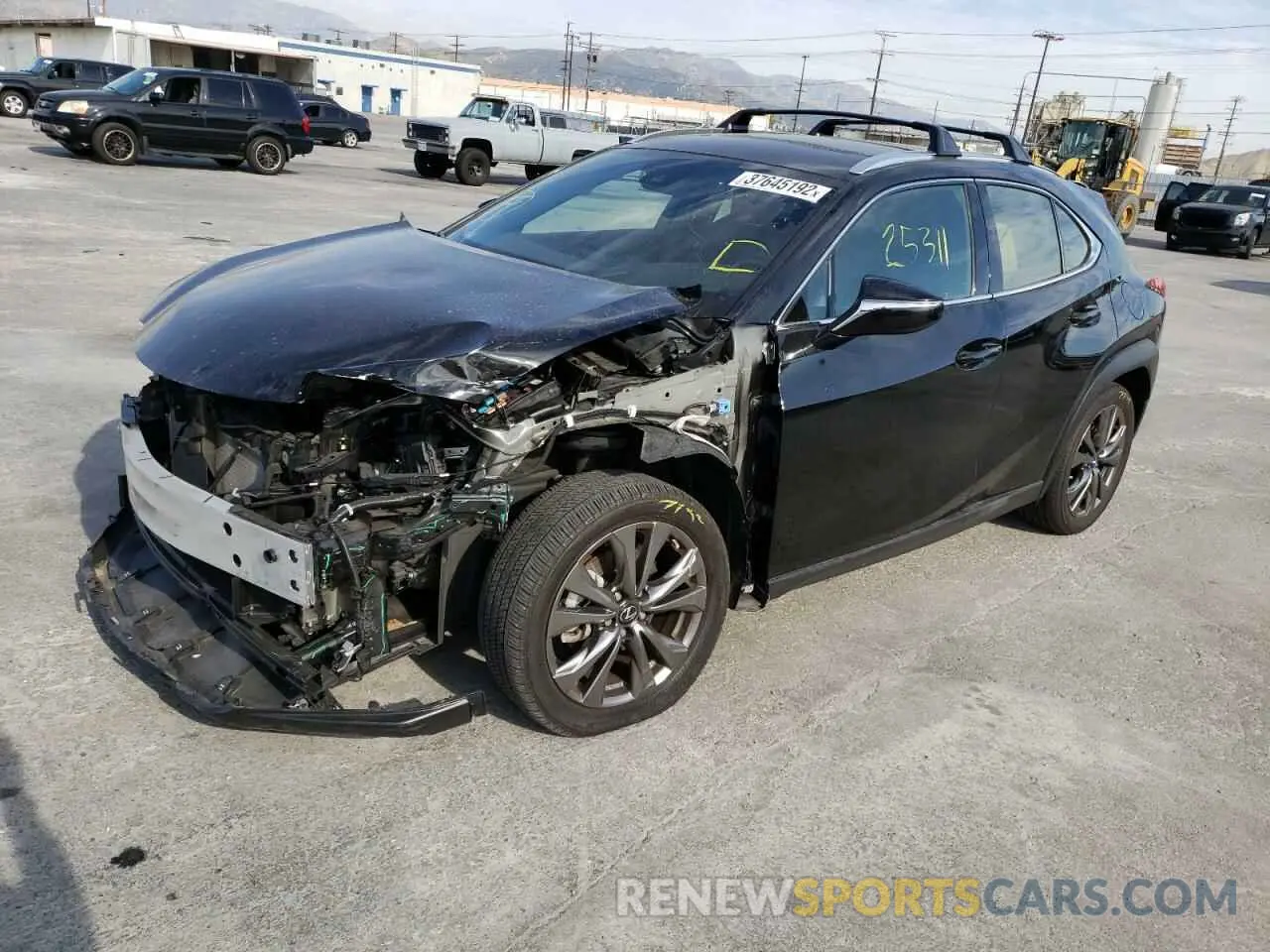 2 fotografías del automóvil dañado JTHY3JBH9K2007232 LEXUS UX 200 2019