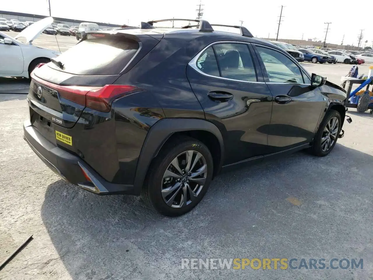 4 fotografías del automóvil dañado JTHY3JBH9K2007232 LEXUS UX 200 2019