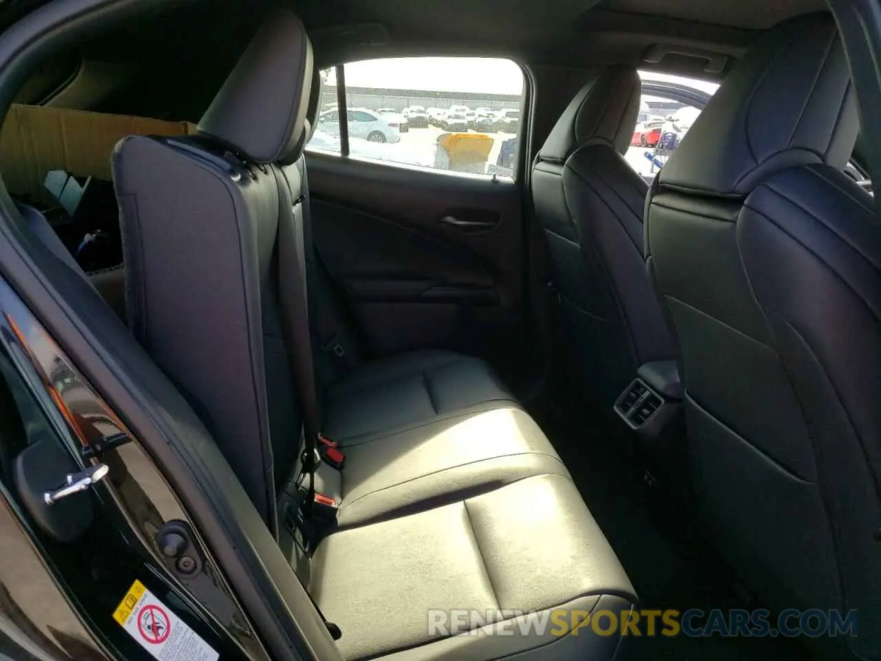 6 fotografías del automóvil dañado JTHY3JBH9K2007232 LEXUS UX 200 2019