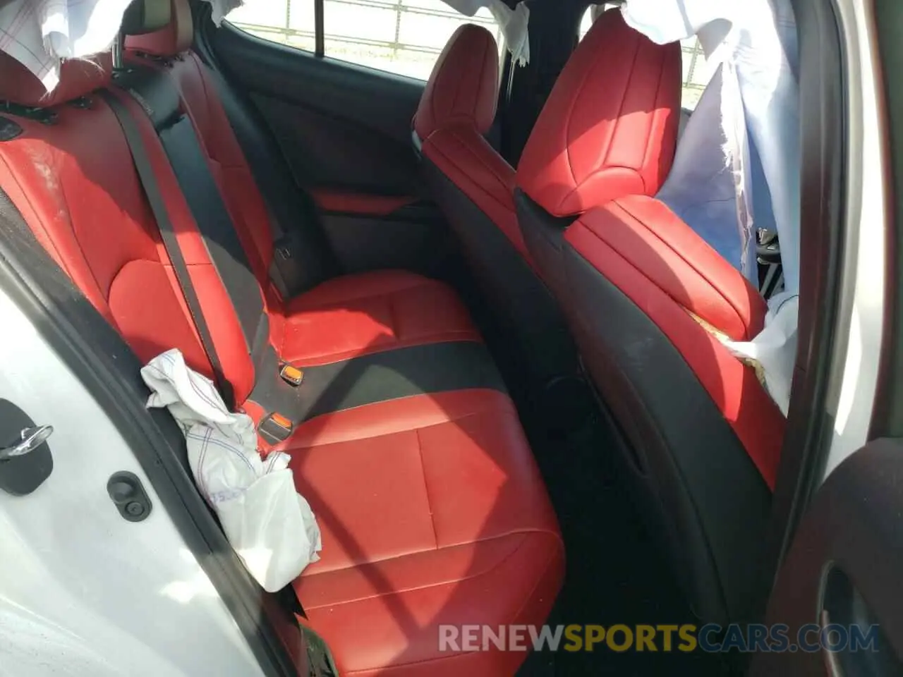 6 fotografías del automóvil dañado JTHY3JBH9K2009398 LEXUS UX 200 2019