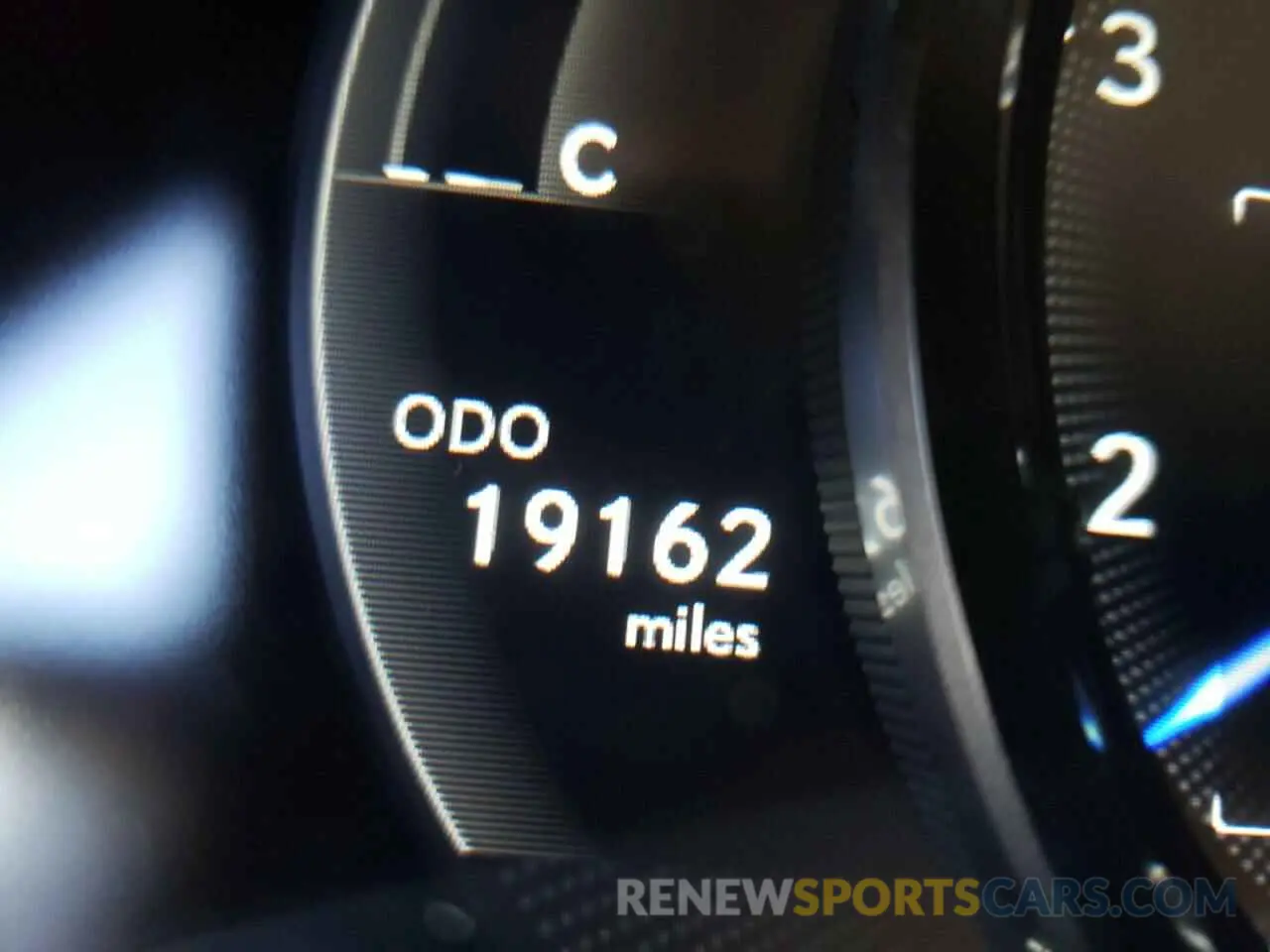 8 fotografías del automóvil dañado JTHY3JBH9K2010308 LEXUS UX 200 2019