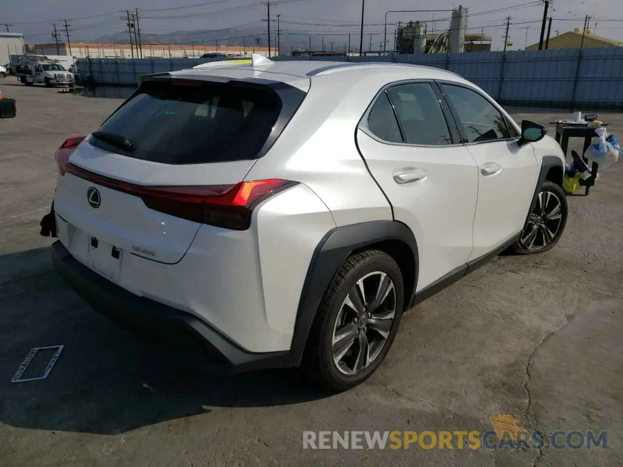4 fotografías del automóvil dañado JTHY3JBH9K2013659 LEXUS UX 200 2019