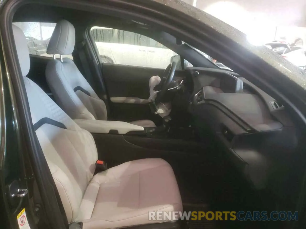 5 fotografías del automóvil dañado JTHY3JBH9K2017131 LEXUS UX 200 2019