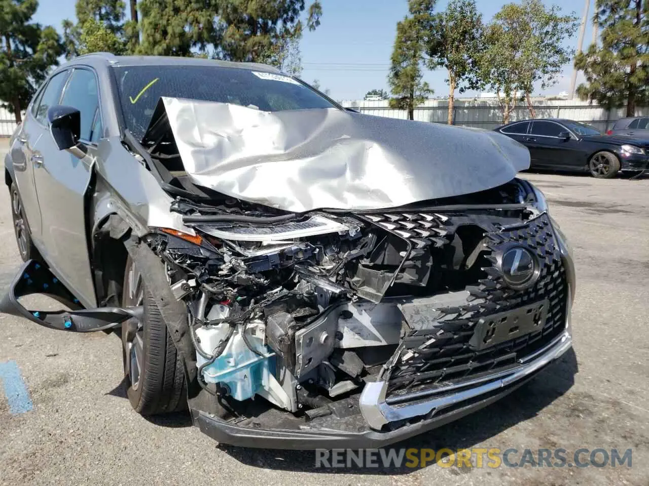10 fotografías del automóvil dañado JTHY3JBHXK2004744 LEXUS UX 200 2019